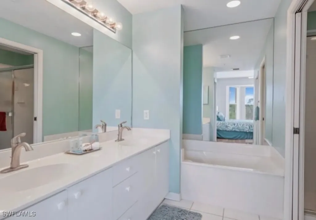 4650 Yacht Harbor Drive Naples FL 34112
