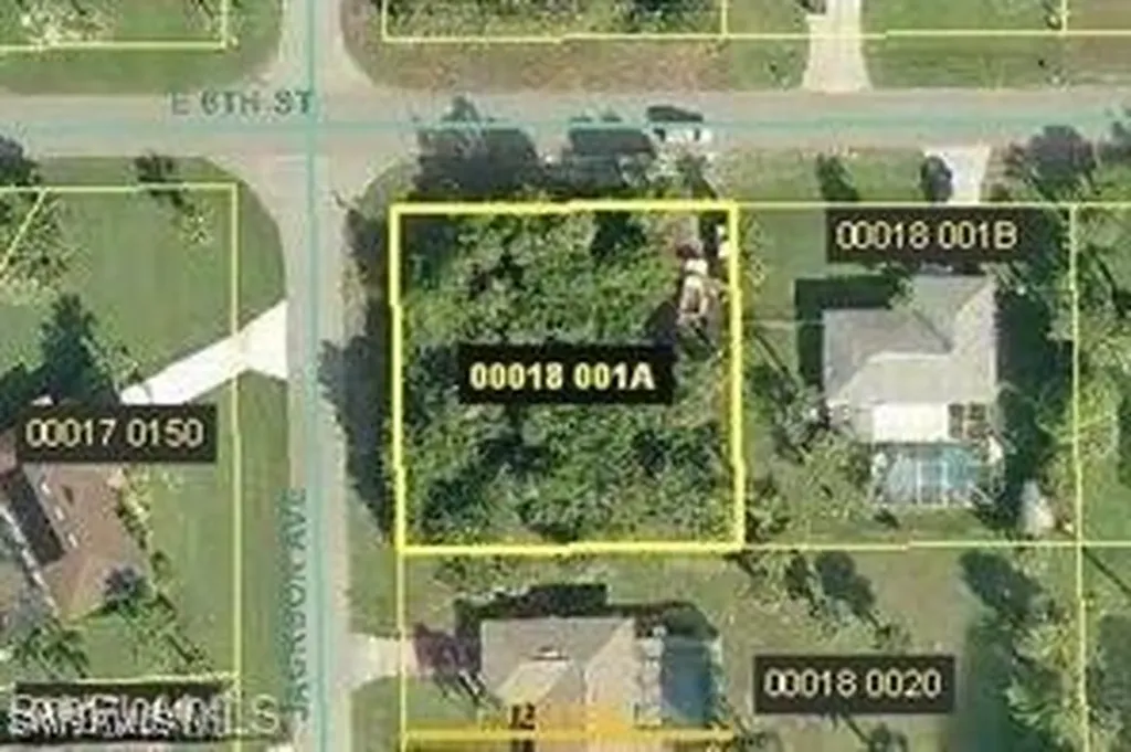 2900 E 6th Street Lehigh Acres FL 33972