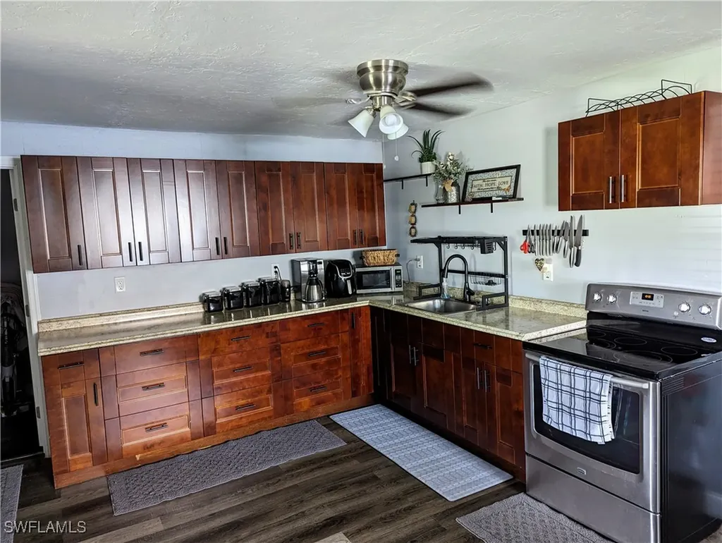 3934 Madison Avenue Fort Myers FL 33916