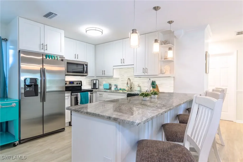 28 Constitution Drive Naples FL 34112