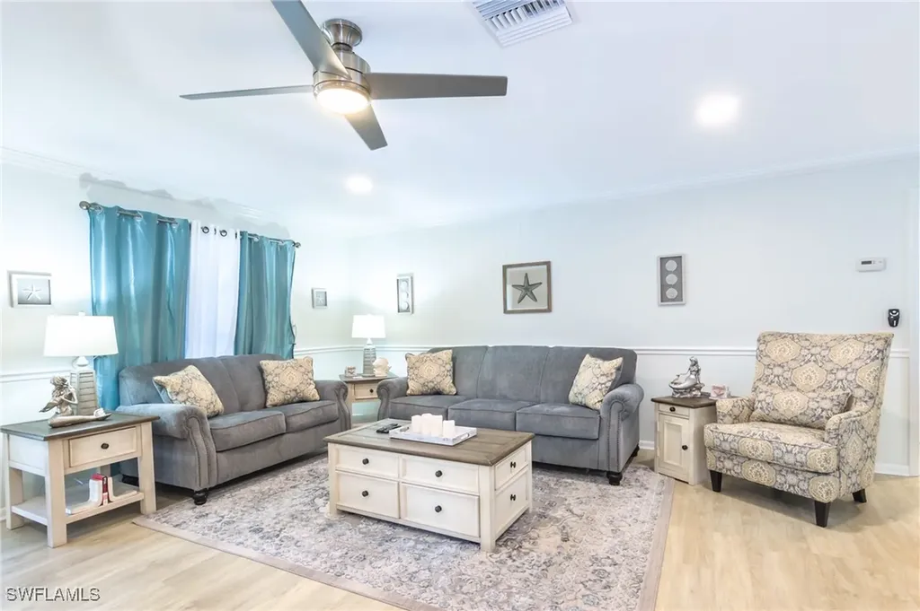 28 Constitution Drive Naples FL 34112