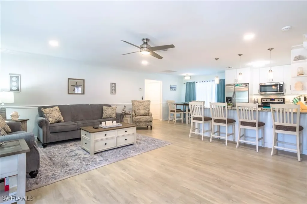 28 Constitution Drive Naples FL 34112