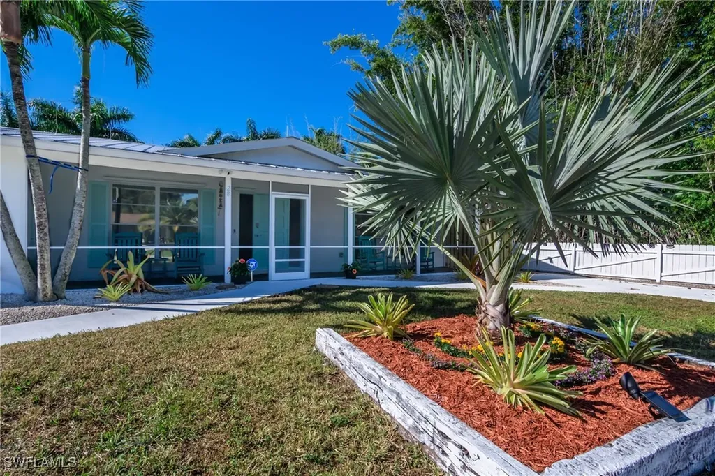28 Constitution Drive Naples FL 34112