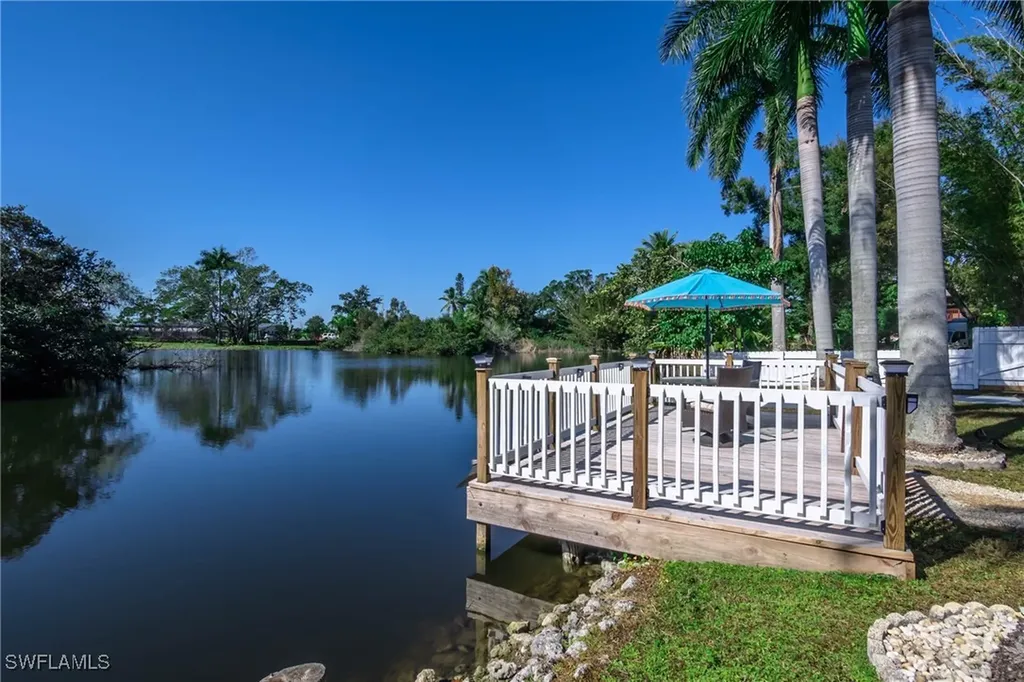 28 Constitution Drive Naples FL 34112