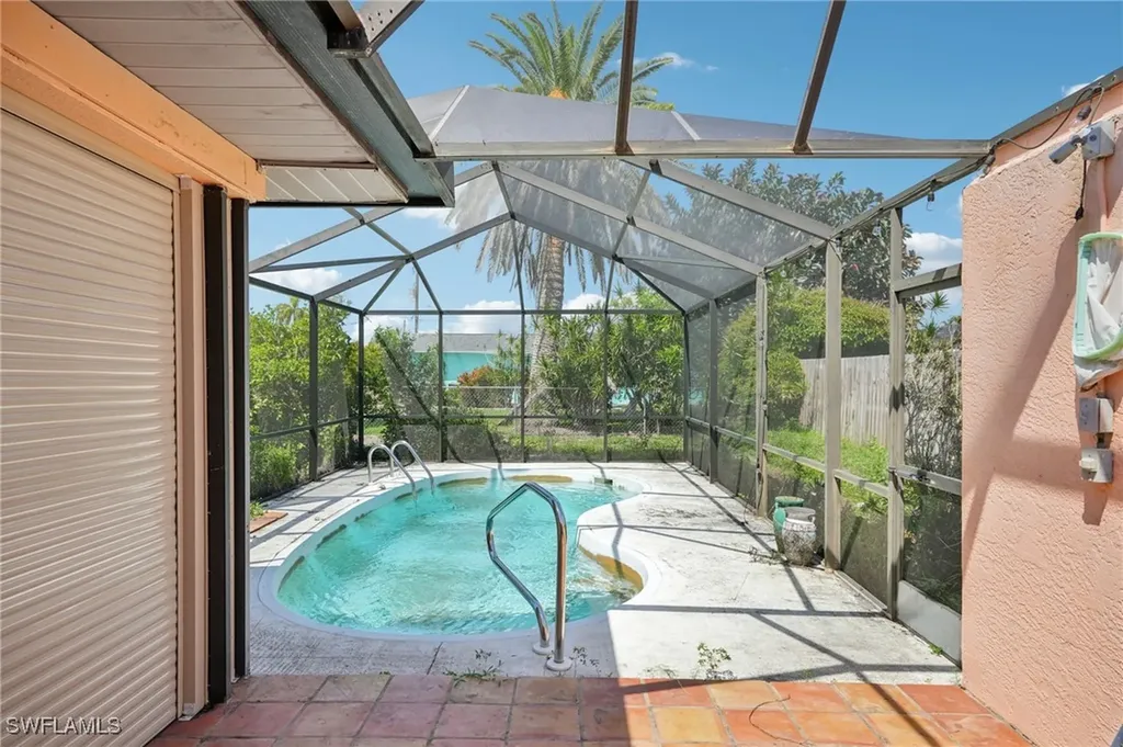 3805 SE 10th Avenue Cape Coral FL 33904