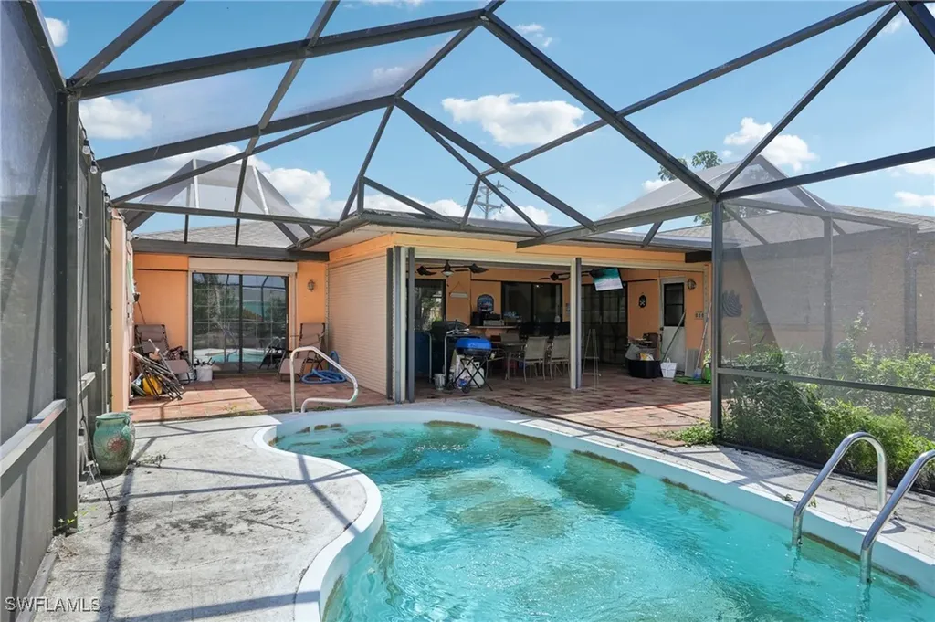 3805 SE 10th Avenue Cape Coral FL 33904