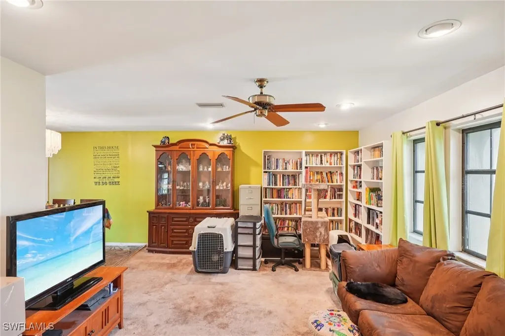 3805 SE 10th Avenue Cape Coral FL 33904