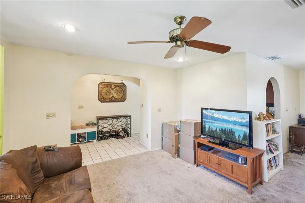 3805 SE 10th Avenue Cape Coral FL 33904