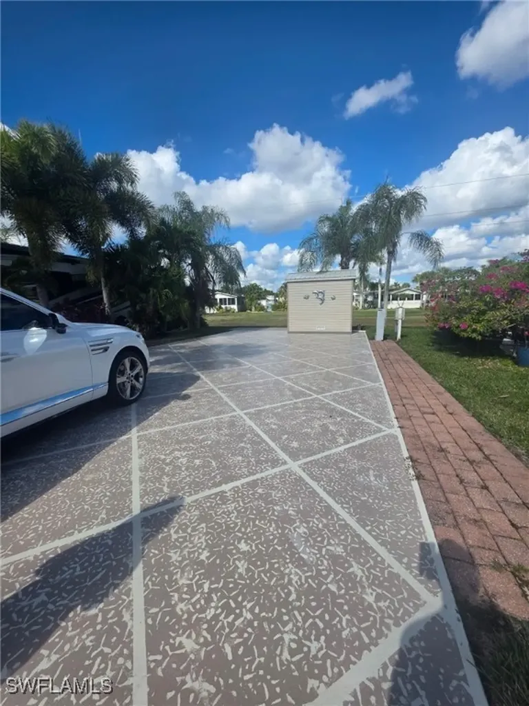 1647 Diamond Lake Circle Naples FL 34114