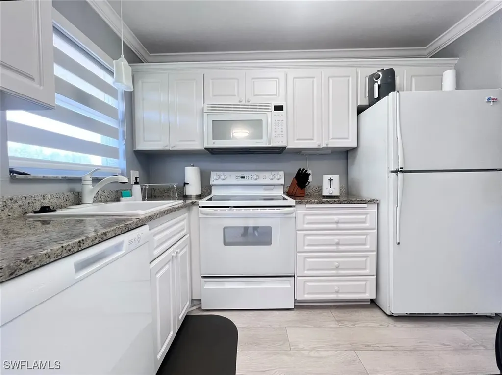 400 Forest Lakes Boulevard Naples FL 34105