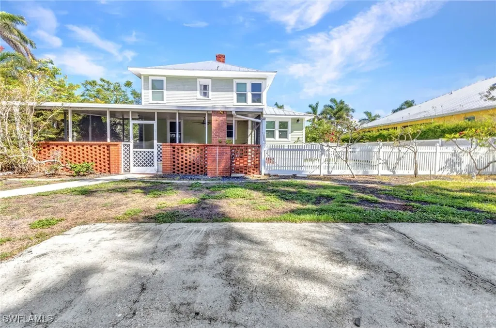 415 W Marion Avenue Punta Gorda FL 33950