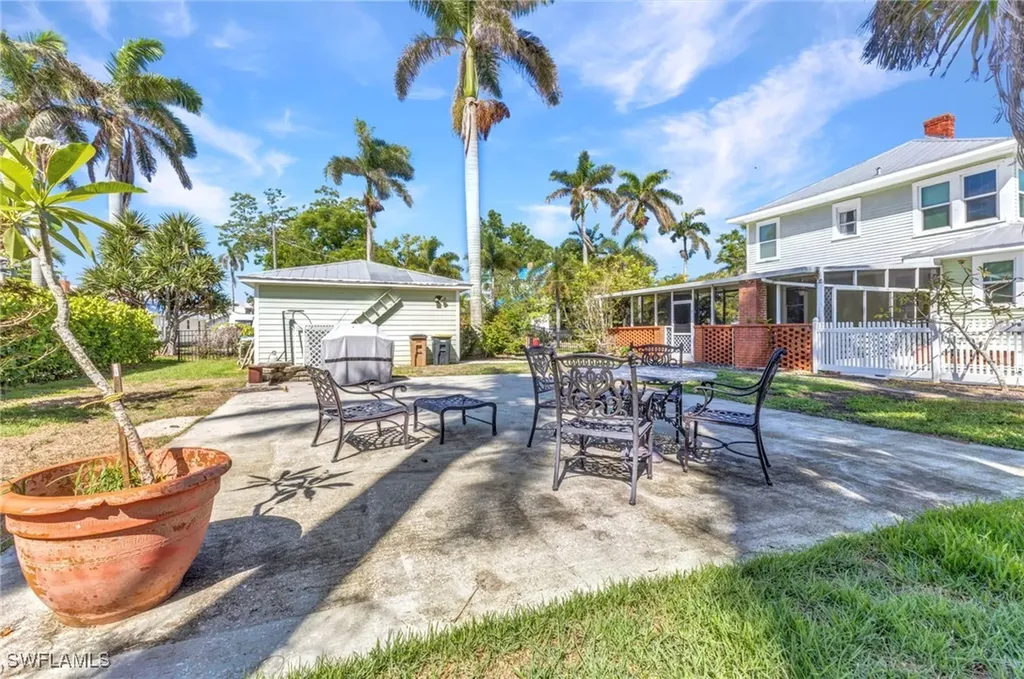 415 W Marion Avenue Punta Gorda FL 33950