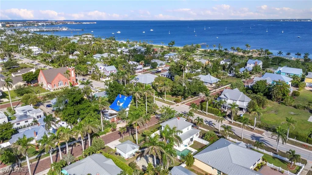 415 W Marion Avenue Punta Gorda FL 33950