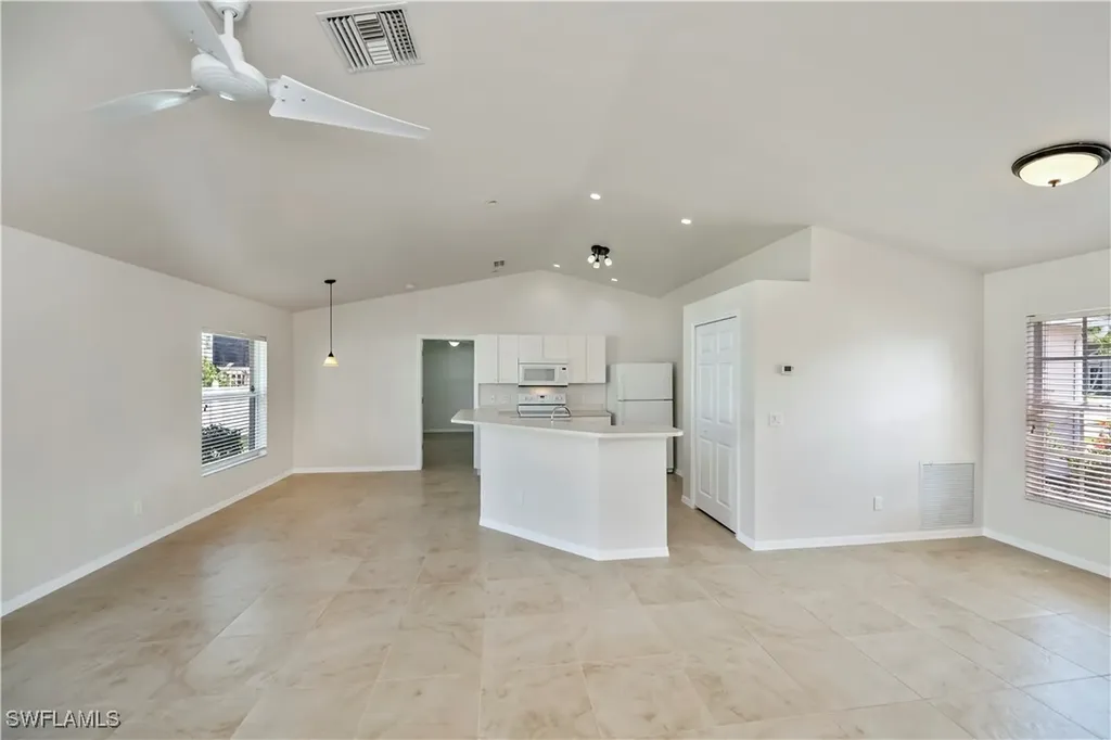806 SW 4th Avenue Cape Coral FL 33991