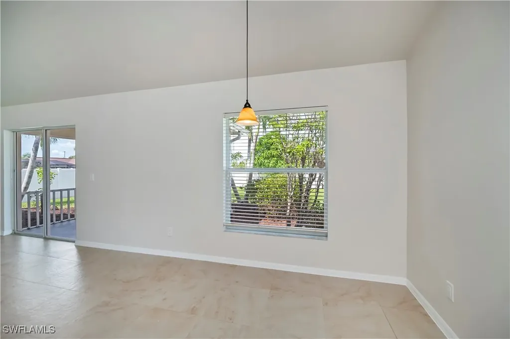 806 SW 4th Avenue Cape Coral FL 33991
