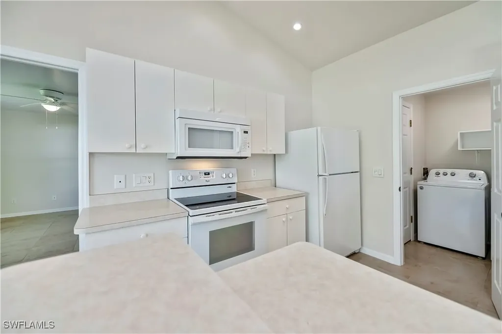 806 SW 4th Avenue Cape Coral FL 33991