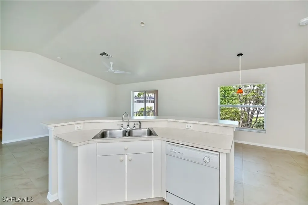 806 SW 4th Avenue Cape Coral FL 33991