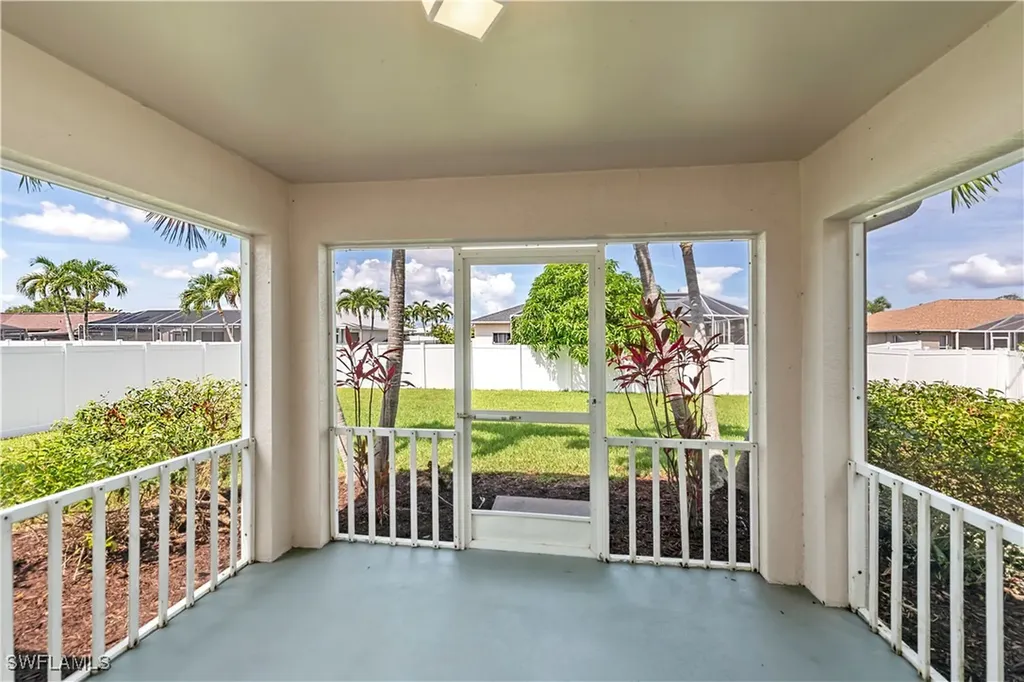 806 SW 4th Avenue Cape Coral FL 33991