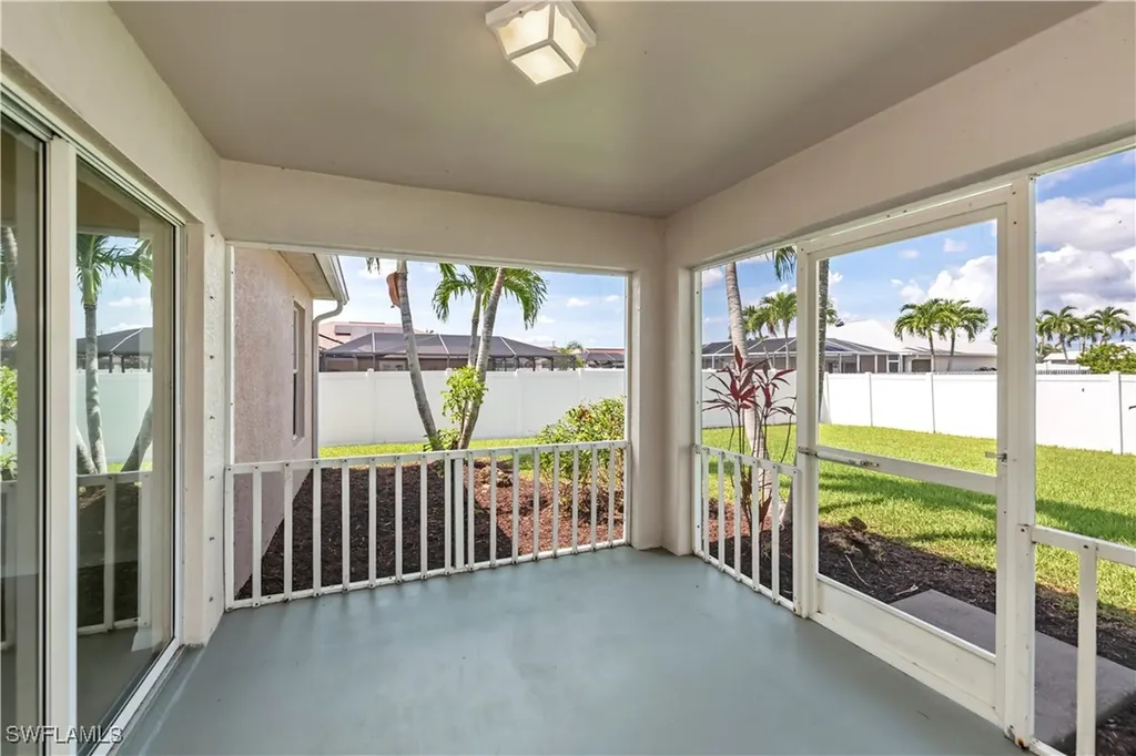 806 SW 4th Avenue Cape Coral FL 33991