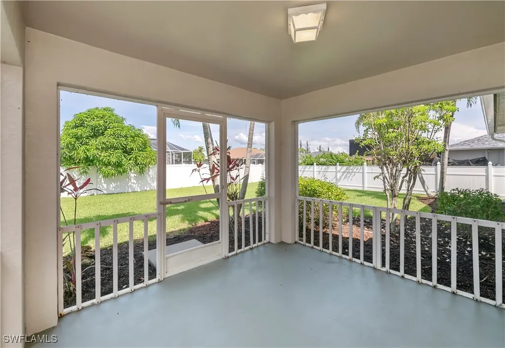 806 SW 4th Avenue Cape Coral FL 33991