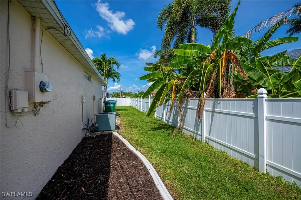 806 SW 4th Avenue Cape Coral FL 33991