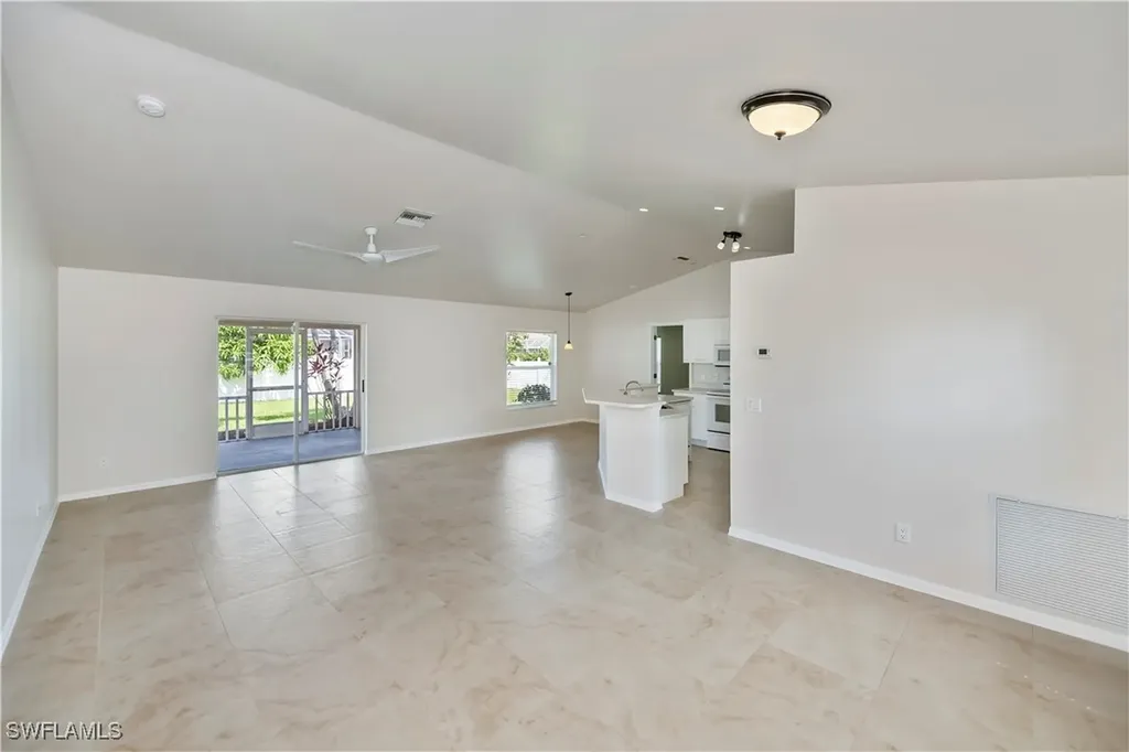 806 SW 4th Avenue Cape Coral FL 33991