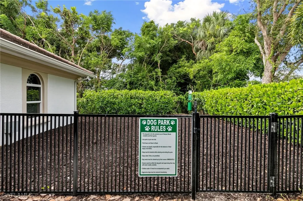 5004 Maxwell Circle Naples FL 34105