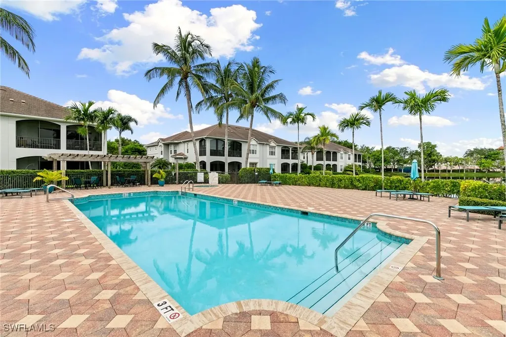 5004 Maxwell Circle Naples FL 34105