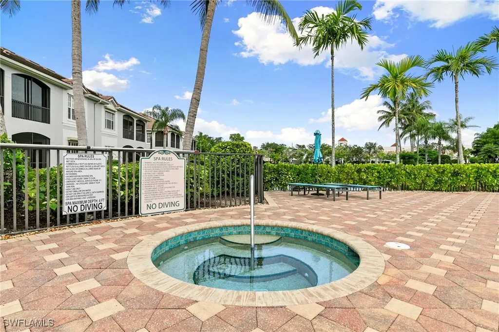 5004 Maxwell Circle Naples FL 34105