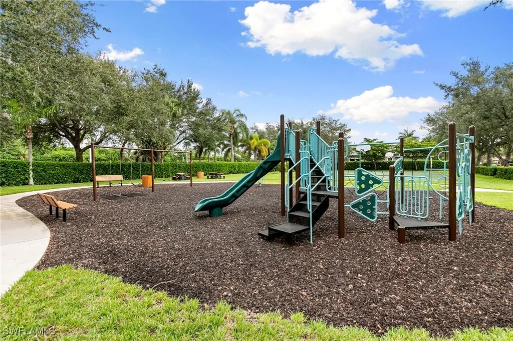 5004 Maxwell Circle Naples FL 34105