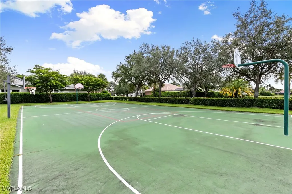 5004 Maxwell Circle Naples FL 34105