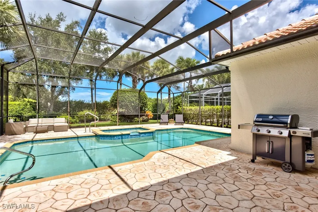 1705 Marsh Run Naples FL 34109