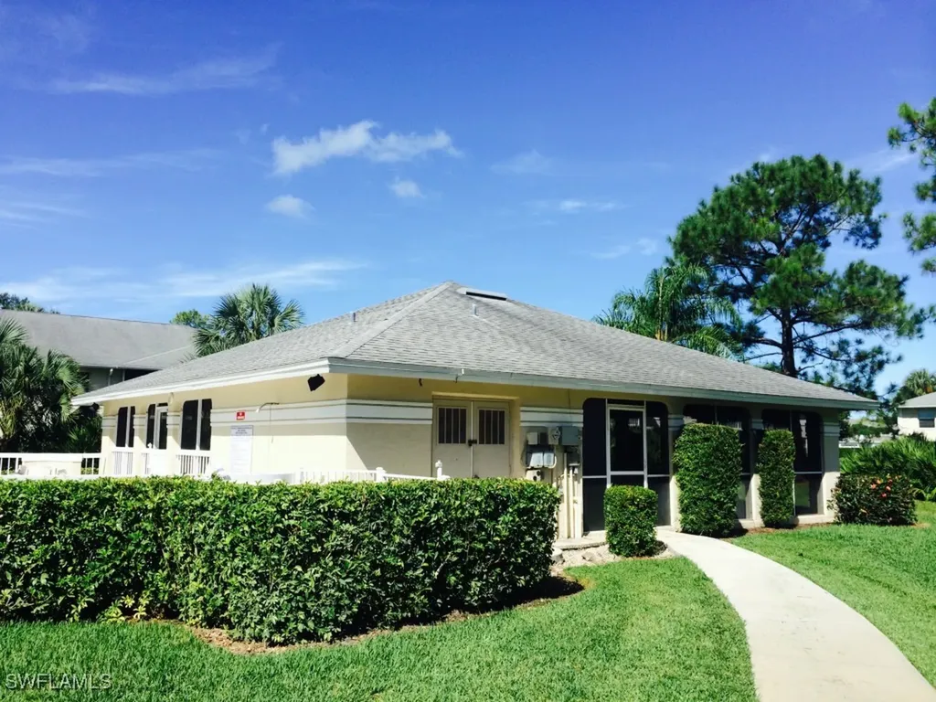 717 Landover Circle Naples FL 34104