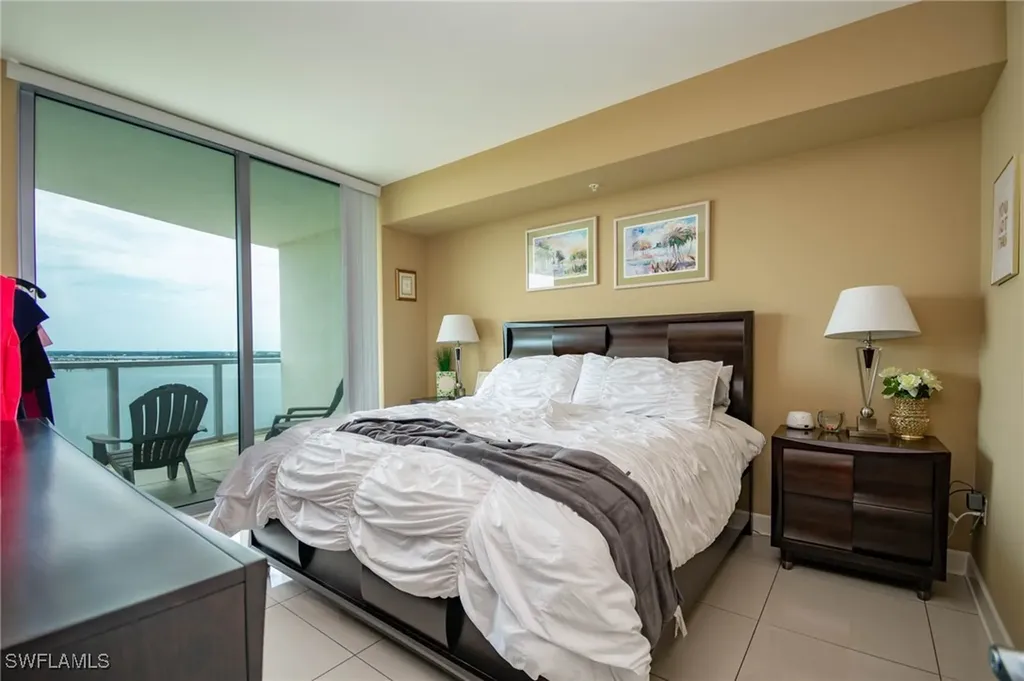 3000 Oasis Grand Boulevard Fort Myers FL 33916