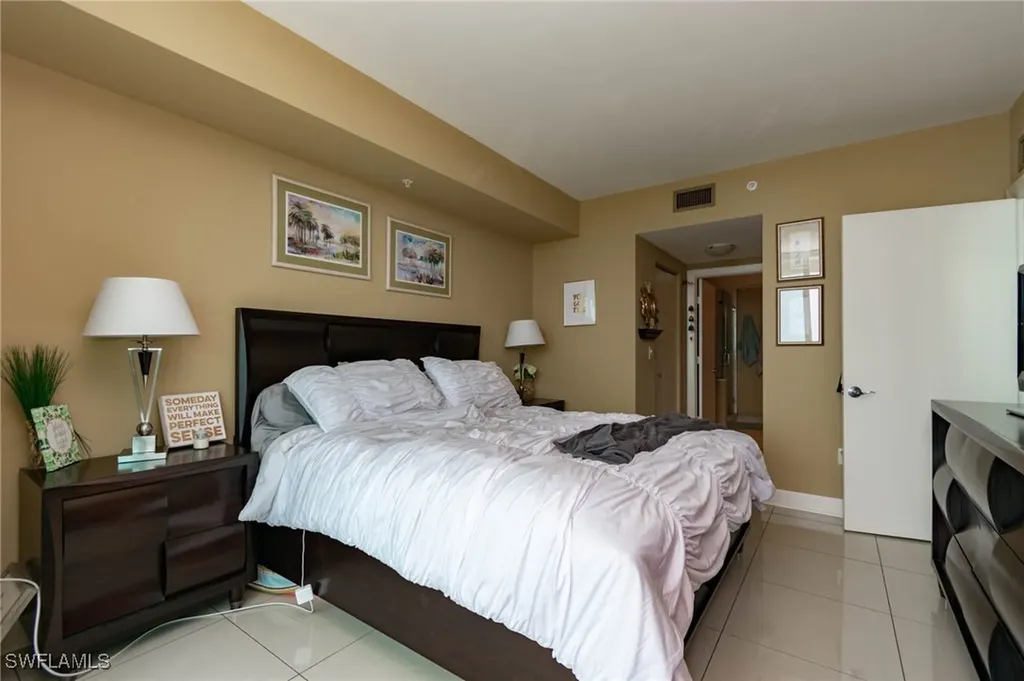 3000 Oasis Grand Boulevard Fort Myers FL 33916