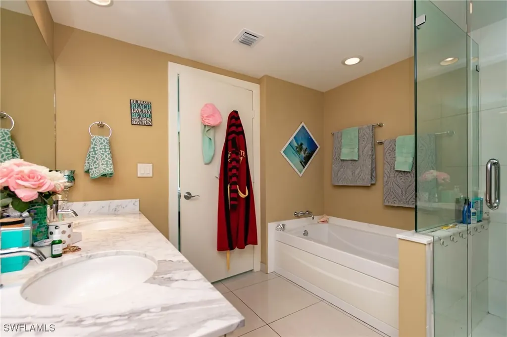 3000 Oasis Grand Boulevard Fort Myers FL 33916