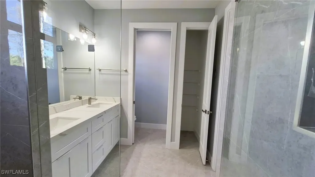 532 41st Avenue NE Naples FL 34120