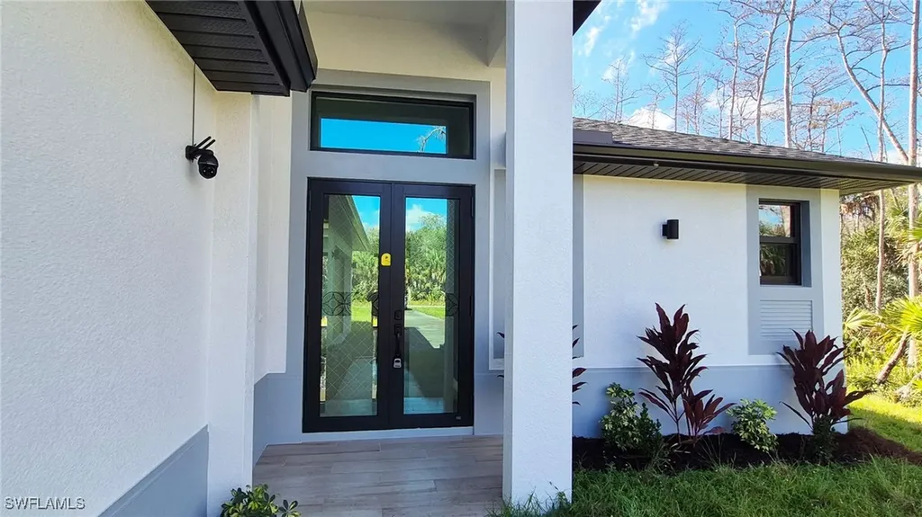 532 41st Avenue NE Naples FL 34120