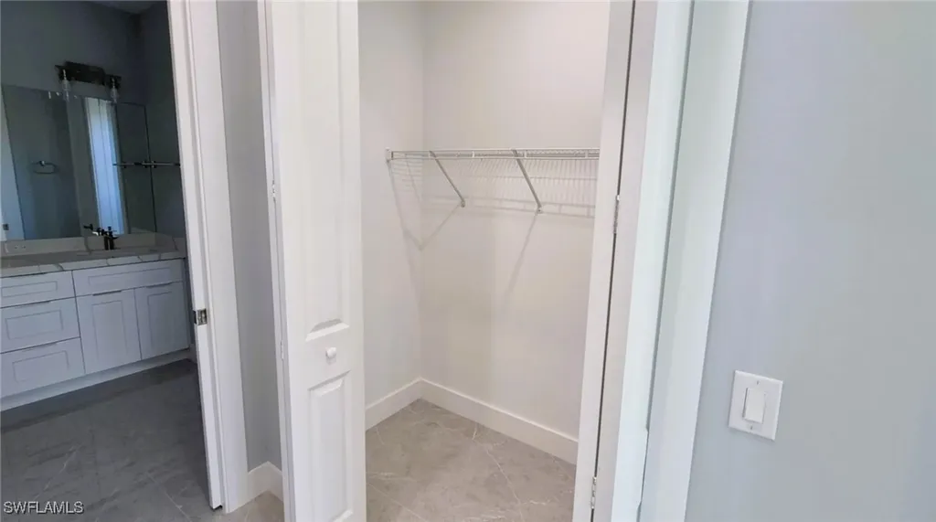 532 41st Avenue NE Naples FL 34120