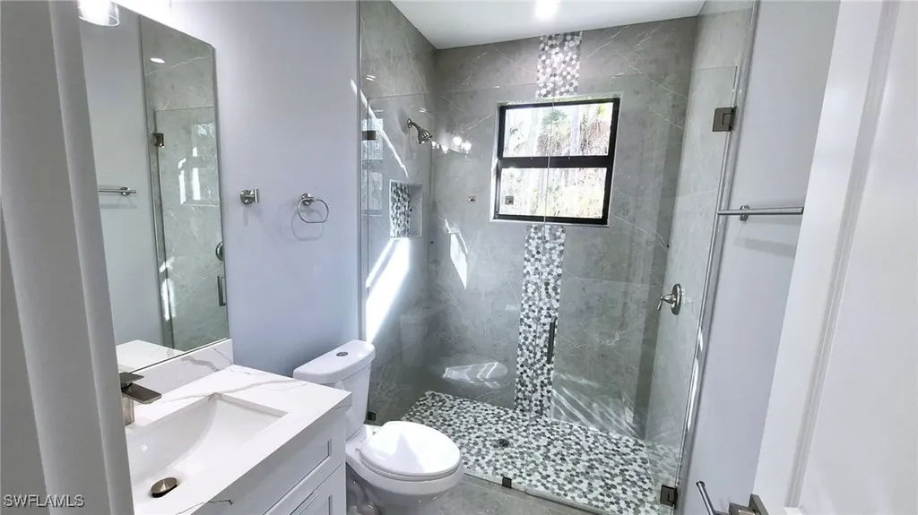 532 41st Avenue NE Naples FL 34120