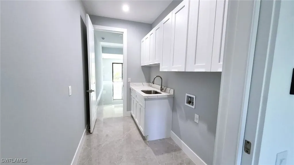 532 41st Avenue NE Naples FL 34120
