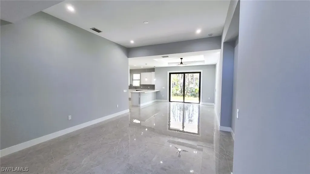 532 41st Avenue NE Naples FL 34120