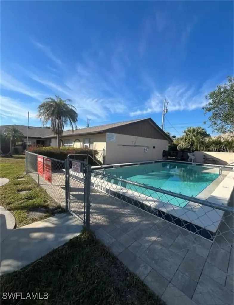 617 SE 47th Street Cape Coral FL 33993