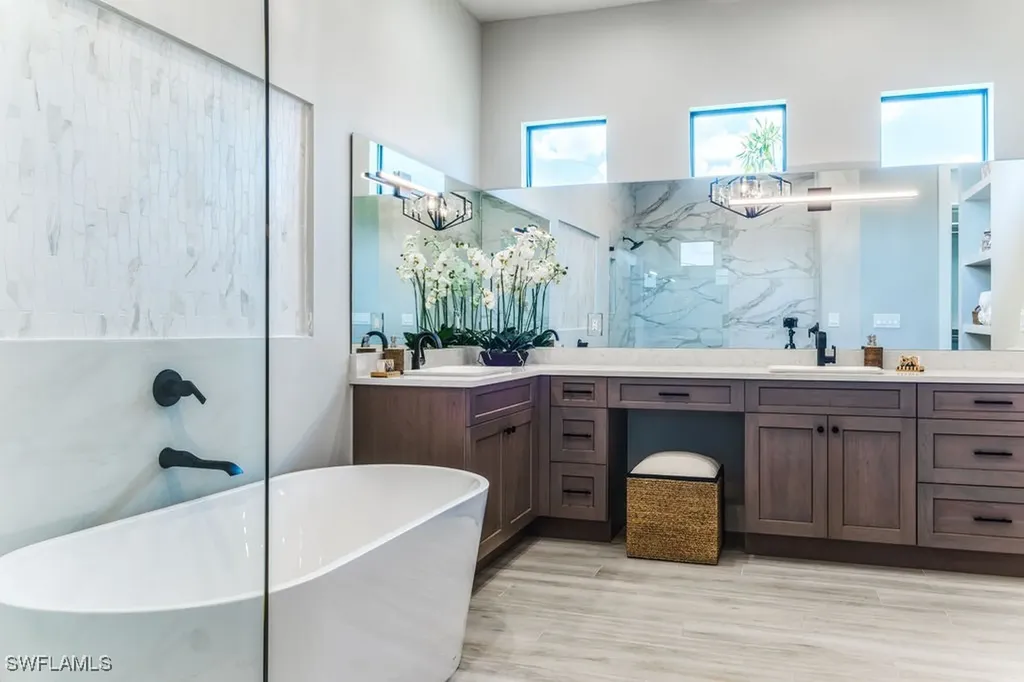 2718 Gleason Parkway Cape Coral FL 33914