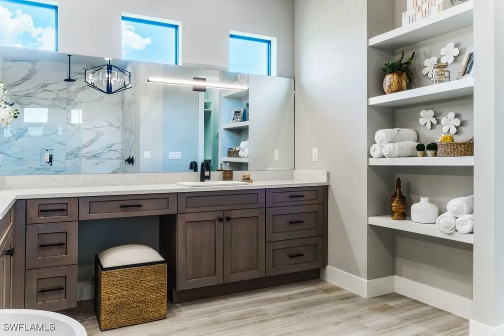 2718 Gleason Parkway Cape Coral FL 33914