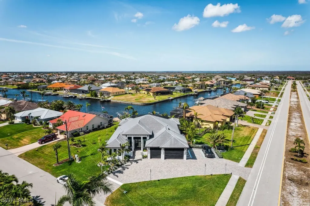2718 Gleason Parkway Cape Coral FL 33914