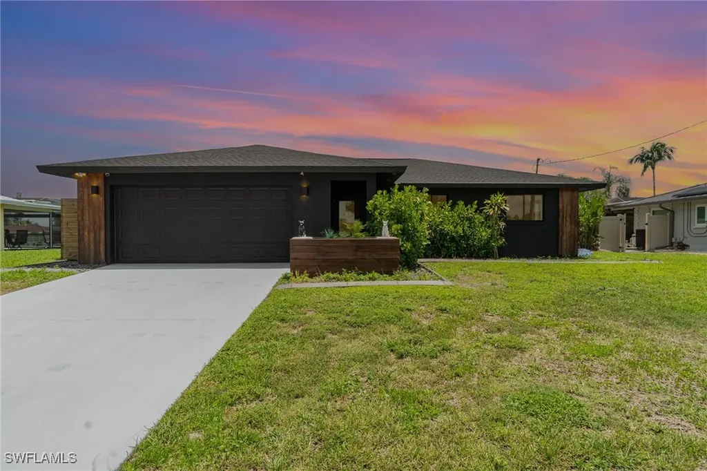 1154 SE 32nd Street Cape Coral FL 33904
