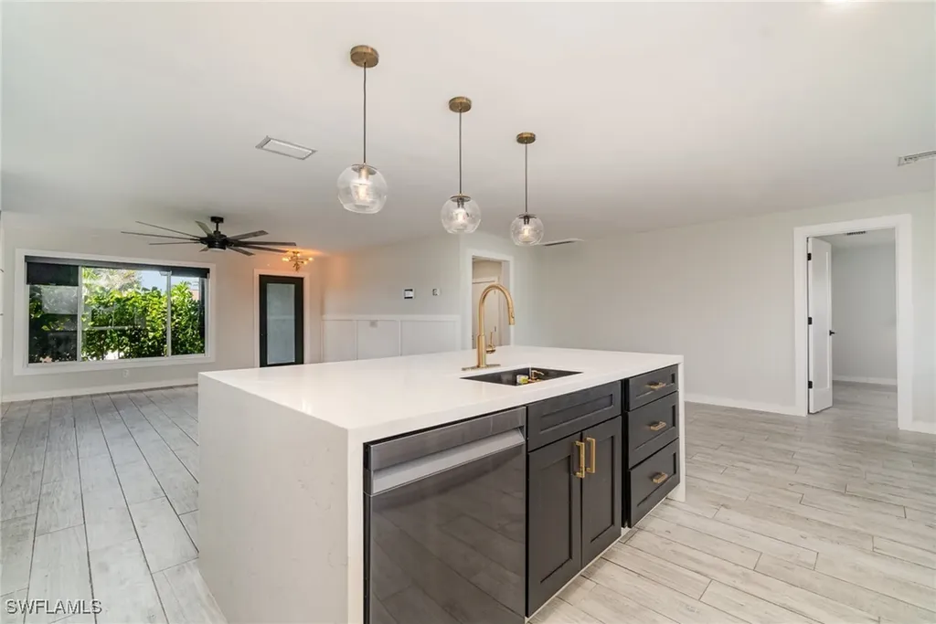 1154 SE 32nd Street Cape Coral FL 33904