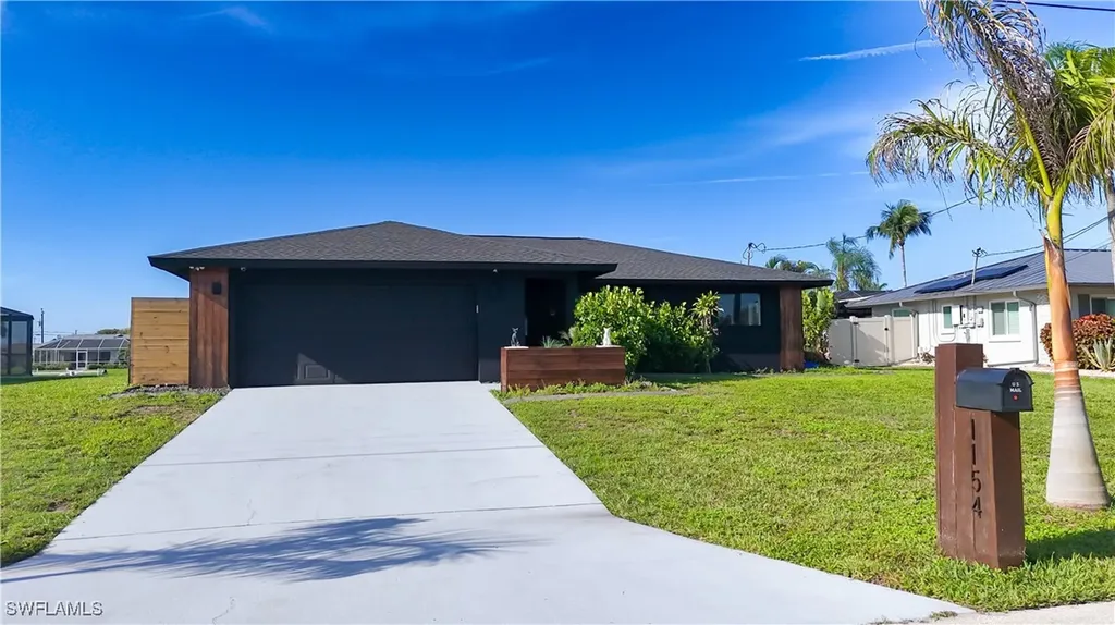 1154 SE 32nd Street Cape Coral FL 33904
