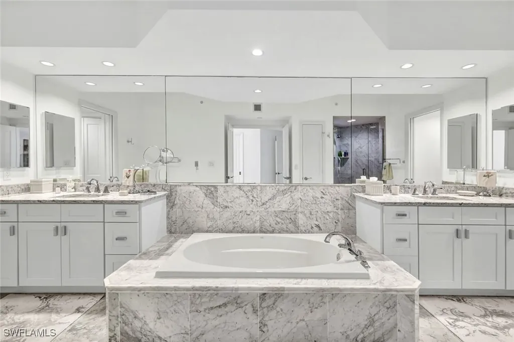 8171 Bay Colony Drive Naples FL 34108